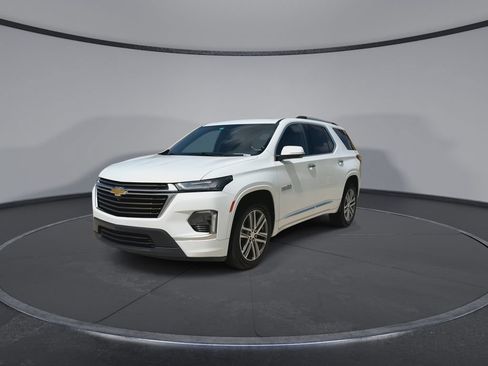 Used 2023 Chevrolet Traverse High Country FWD image 4
