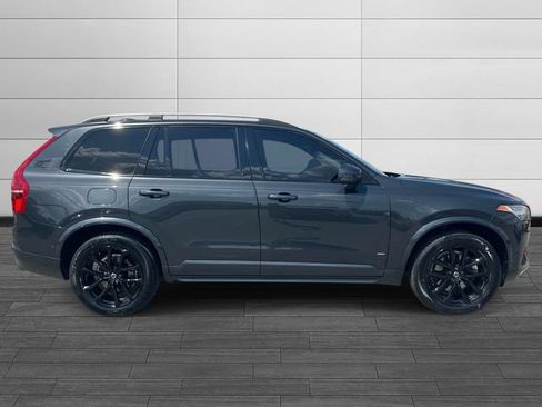 Used 2016 Volvo XC90 T6 Momentum w/ Momentum Plus Package AWD/4WD image 2
