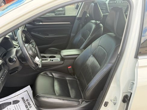 Used 2019 Nissan Altima 2.5 Platinum image 11