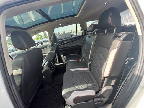 Certified 2024 Volkswagen Atlas Peak Edition SE AWD/4WD image 24
