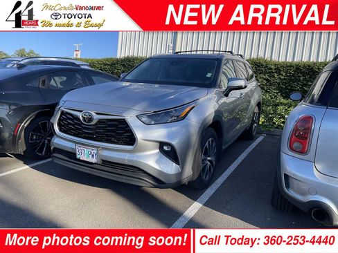 Certified 2024 Toyota Highlander XLE AWD/4WD image 1