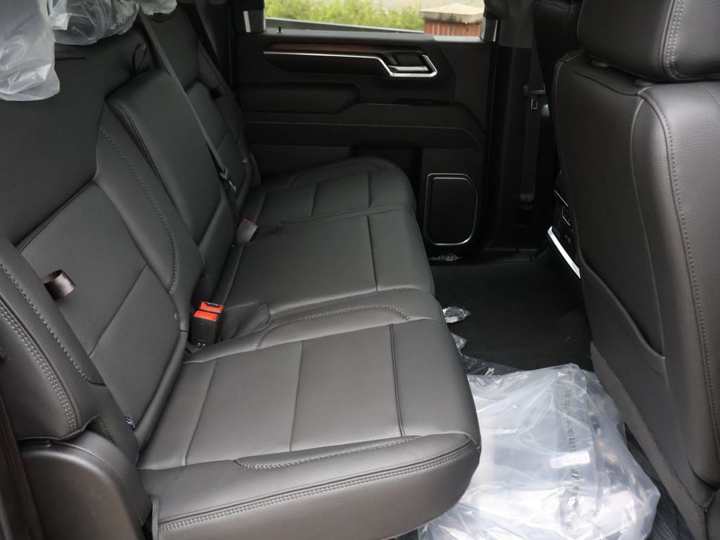 New 2026 GMC Sierra 2500 Denali w/ Denali Reserve Package AWD/4WD image 11