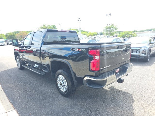 Used 2025 Chevrolet Silverado 2500 LT w/ Convenience Package AWD/4WD image 4