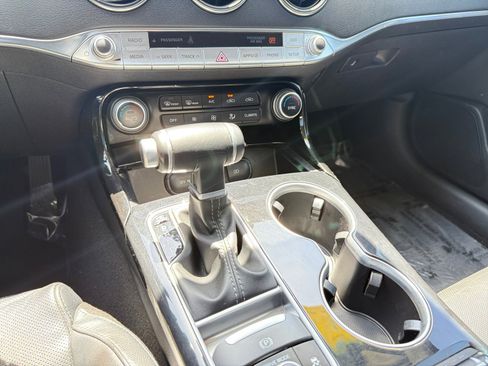 Used 2018 Kia Stinger RWD image 13