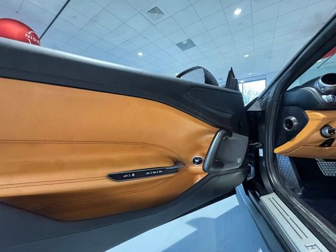 Used 2018 Ferrari GTC4Lusso T image 39