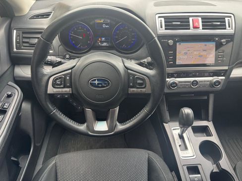 Used 2017 Subaru Outback 2.5i Premium image 11