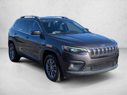 Used 2019 Jeep Cherokee Latitude Plus image 3