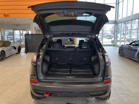 Used 2020 Jeep Cherokee Trailhawk w/ Cold Weather Group image 25