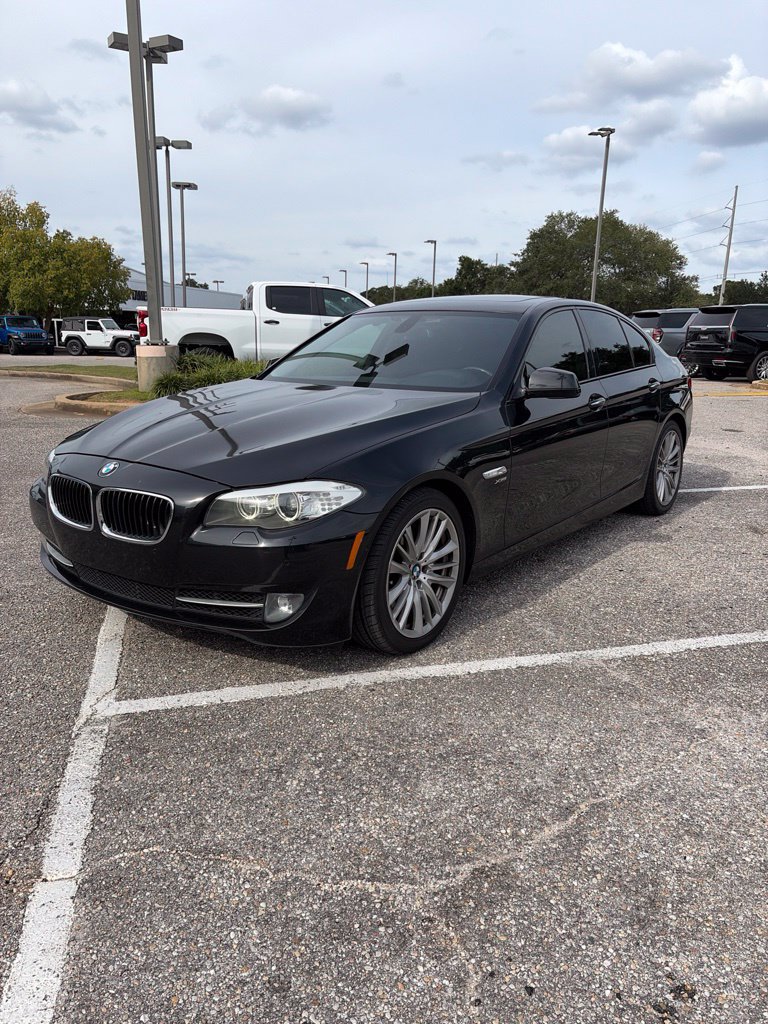 Used 2011 BMW 550i xDrive Sedan AWD/4WD image 1