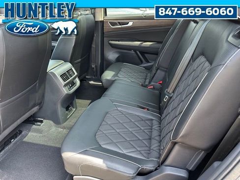 Used 2024 Volkswagen Atlas SEL Premium R-Line image 16