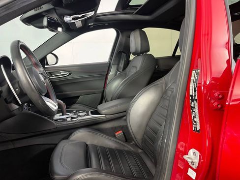 Used 2023 Alfa Romeo Giulia Estrema image 20