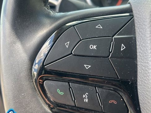 Used 2019 Jeep Cherokee Latitude Plus AWD/4WD image 24