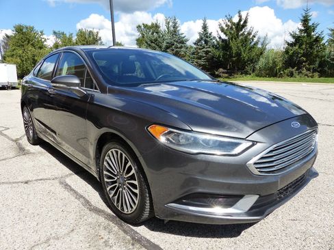 Used 2018 Ford Fusion SE w/ Fusion SE Technology Package FWD image 13