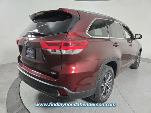 Used 2017 Toyota Highlander XLE image 6