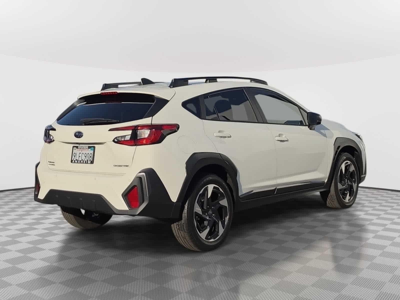 Used 2024 Subaru Crosstrek 2.5i Limited w/ Crosstrek Mirror Package AWD/4WD image 7