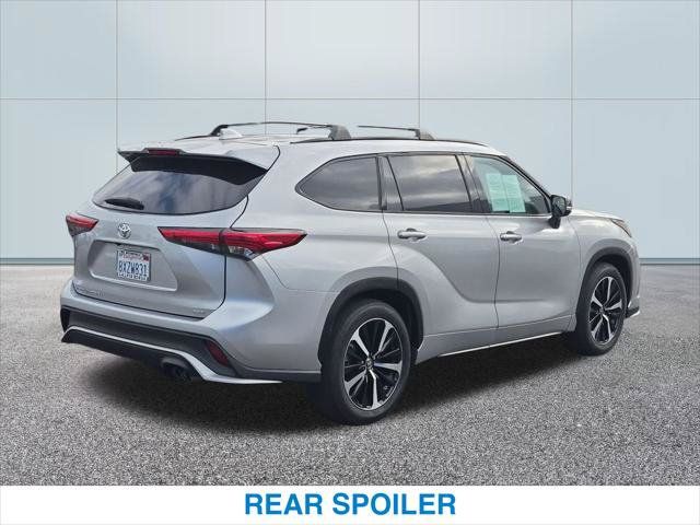 Used 2021 Toyota Highlander XSE FWD image 7