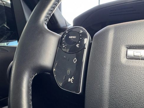 Used 2020 Land Rover Discovery Landmark image 37