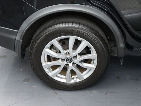 Used 2020 Nissan Rogue Sport SV w/ Technology Package FWD image 36