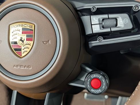 Certified 2026 Porsche 911 Targa 4 GTS AWD/4WD image 36