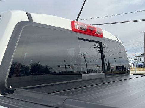 Used 2023 Chevrolet Colorado Z71 w/ Z71 Convenience Package 2 image 30