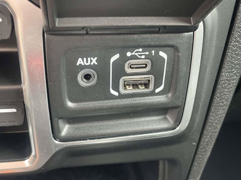 Used 2025 Jeep Gladiator Sport AWD/4WD image 20