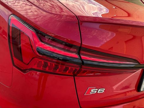 Used 2020 Audi S6 Premium Plus w/ S Sport Package AWD/4WD image 30