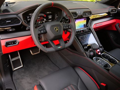 Used 2024 Lamborghini Urus S AWD/4WD image 13