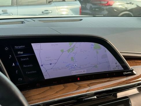 Used 2023 Cadillac Escalade Sport Platinum w/ LPO, ONYX Package image 3