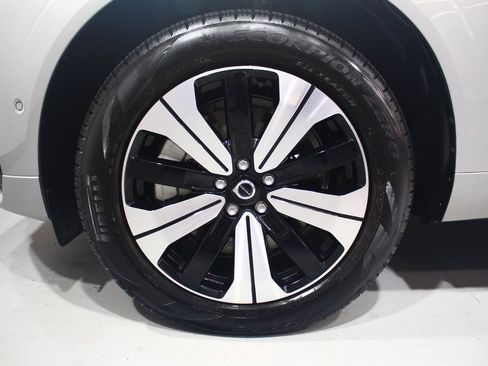 Used 2024 Volvo XC60 T8 Plus w/ Climate Package image 17