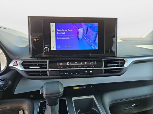 Certified 2025 Toyota Sienna LE FWD image 14