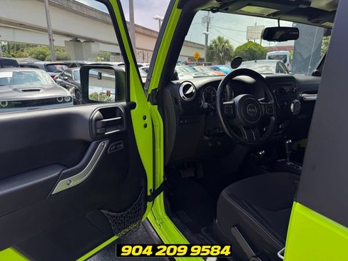 Used 2013 Jeep Wrangler Rubicon w/ PWR Convenience Group AWD/4WD image 18