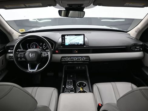 Certified 2024 Honda Pilot Touring image 11