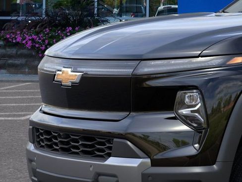 New 2025 Chevrolet Silverado EV LT image 13