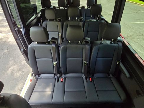 Used 2023 Mercedes-Benz Sprinter 2500 image 19
