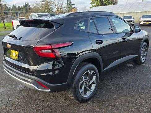 New 2026 Chevrolet Trax LT w/ LT Convenience Package image 4