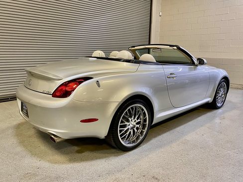 Used 2005 Lexus SC 430 Convertible RWD image 9