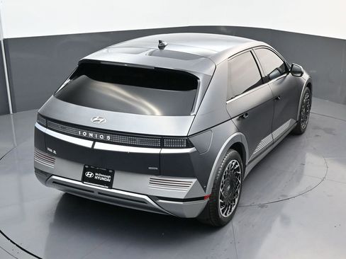 Certified 2023 Hyundai Ioniq 5 Limited w/ Cargo Package image 18