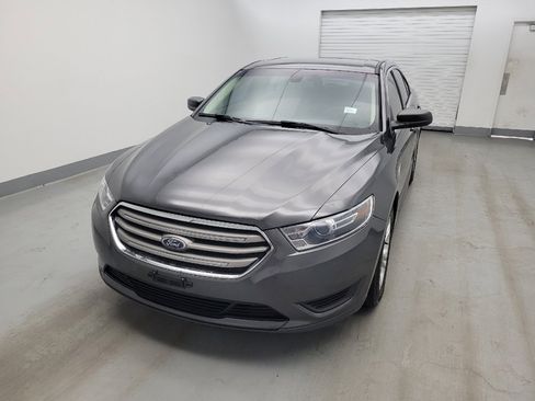 Used 2018 Ford Taurus SE FWD image 15