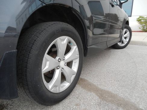 Used 2015 Subaru Forester 2.5i Premium w/ All-Weather Package AWD/4WD image 18