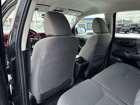 Used 2022 Toyota Tacoma SR image 13