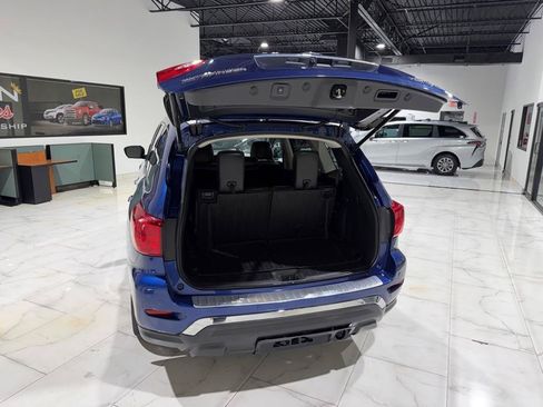 Used 2018 Nissan Pathfinder Platinum w/ Cargo Package AWD/4WD image 12