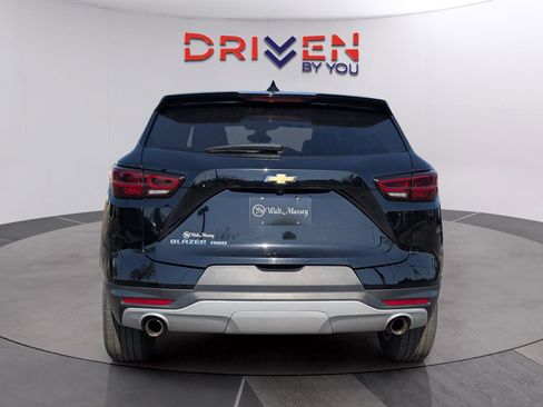Used 2025 Chevrolet Blazer LT image 4