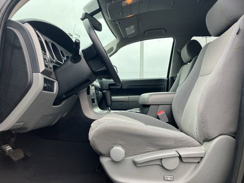 Used 2013 Toyota Tundra 4x4 CrewMax w/ Tow Pkg image 29