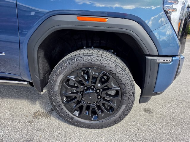 Used 2024 Chevrolet Silverado 2500 LTZ w/ LTZ Plus Package AWD/4WD image 10