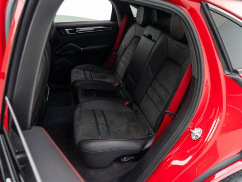 Certified 2023 Porsche Cayenne GTS AWD/4WD image 30