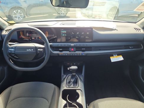 New 2026 Kia K4 FWD image 16