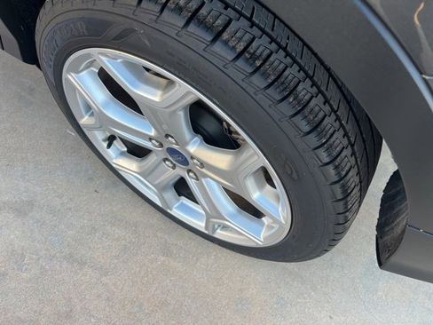 Used 2019 Ford Escape Titanium image 7