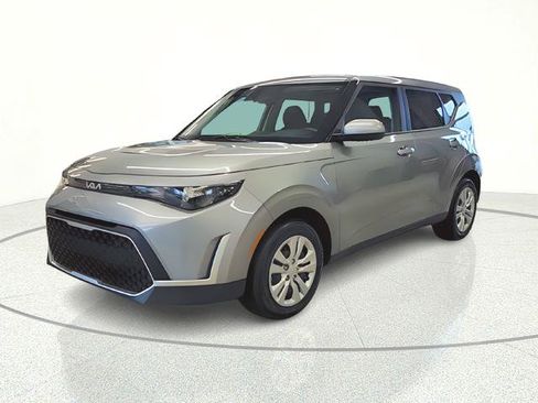 Certified 2025 Kia Soul LX image 1