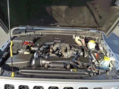 Certified 2020 Jeep Gladiator Sport w/ Quick Order Package 24S image 33