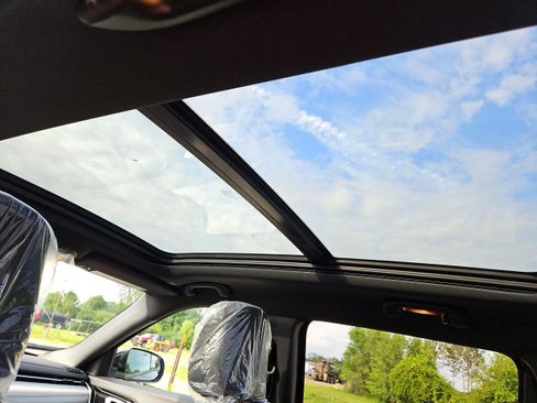 New 2024 Jeep Compass Limited w/ Elite Group image 25